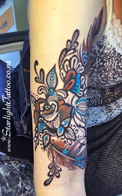 Artistic rendering of paisley lacy style