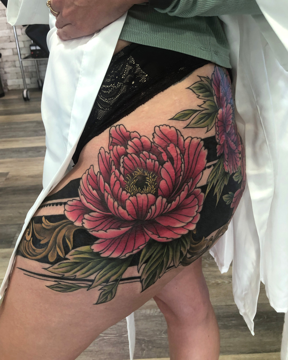 Floral cover-up and blackwork with ornamentals
