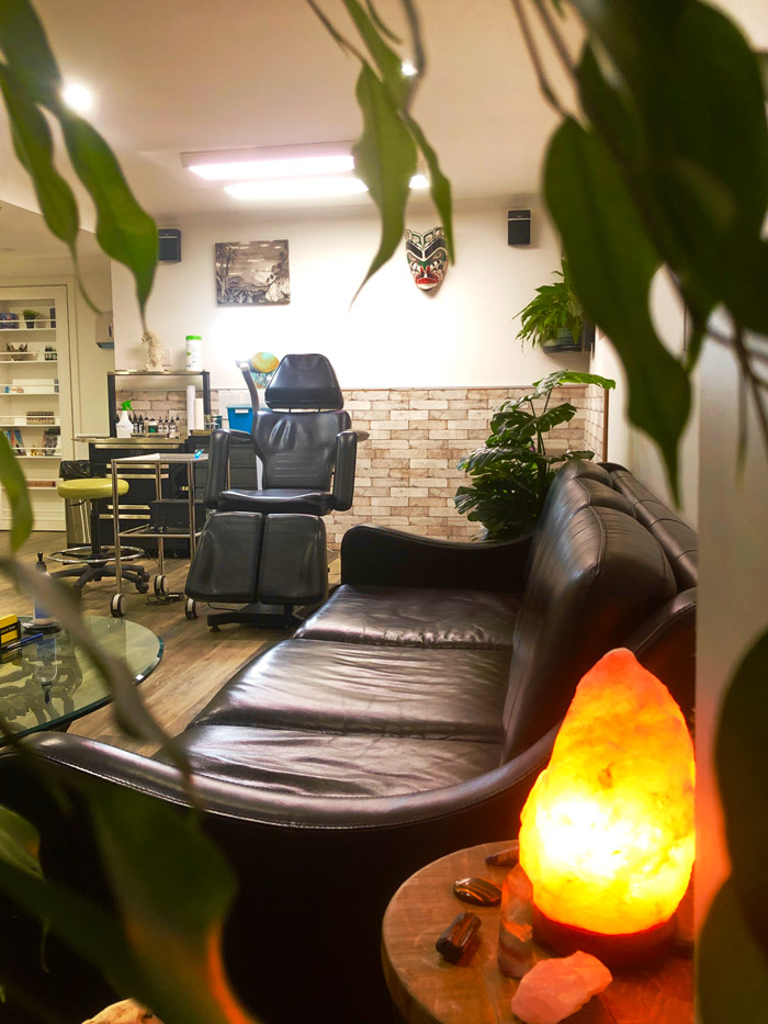 Relaxing atmosphere for the tattooing experience